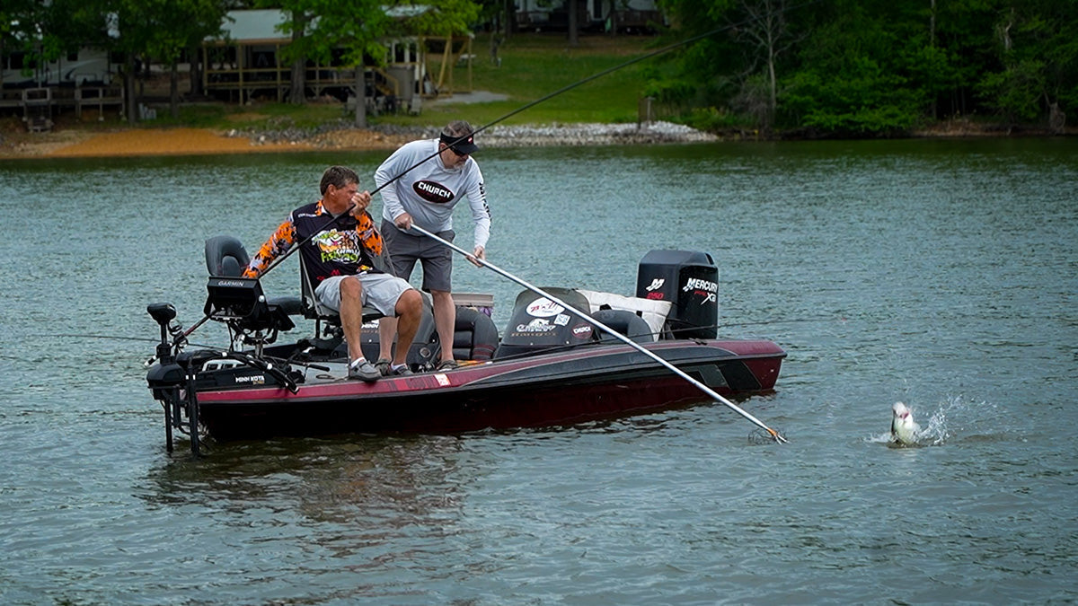 landing crappie on best telescoping rod on the market